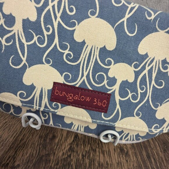 Bungalow 360 Wristlet Clutch Bag Blue Natural Cream Jellyfish Cotton Canvas New - Picture 2 of 13